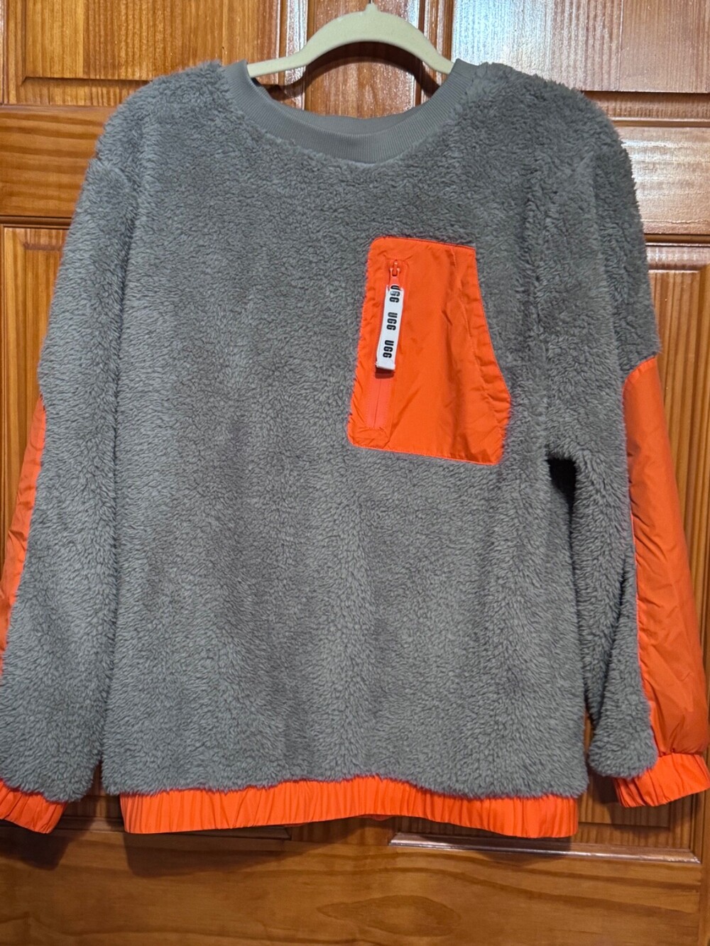 UGG Niko sherpa crewneck -Super Soft!